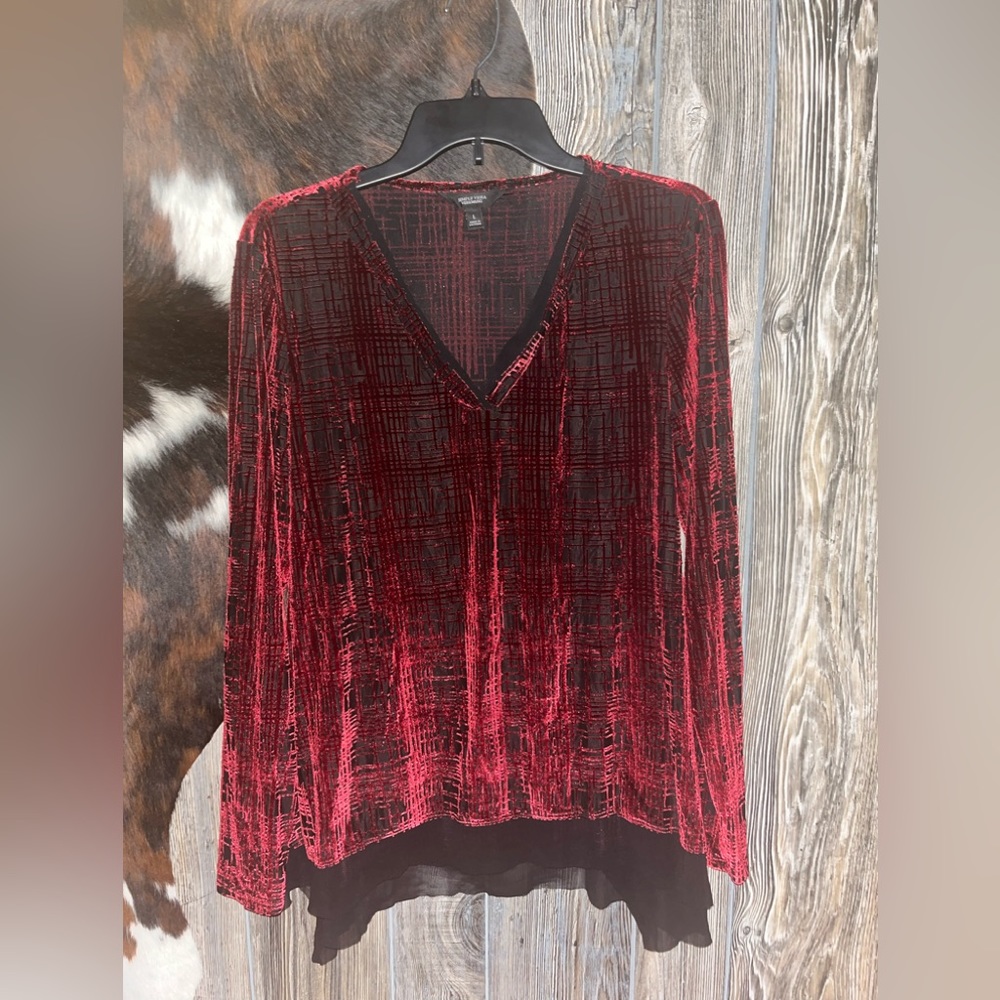 Simply Vera Vera Wang size Large red and black sheer velour layered long sleeve